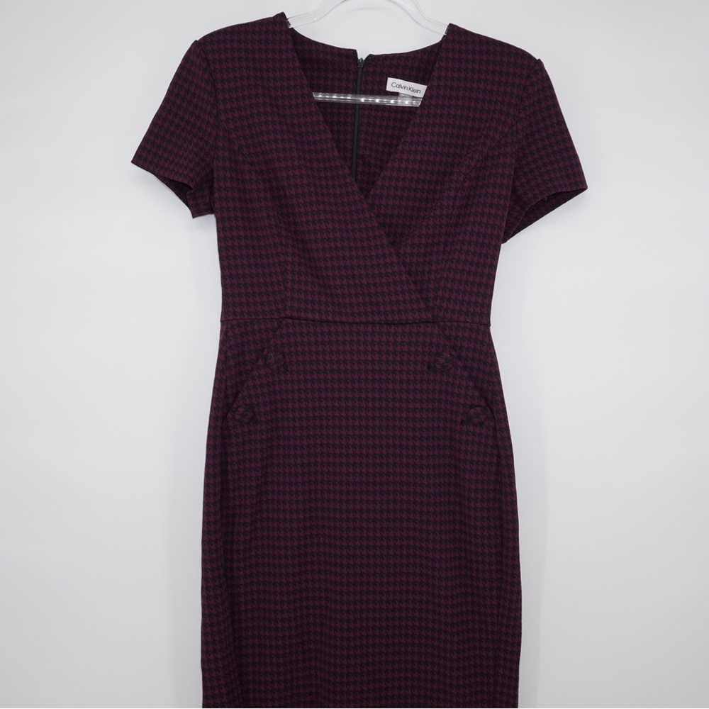 Calvin Klein Plum Black Houndstooth Sheath Dress Size 4 Corporate Goth Pin Up